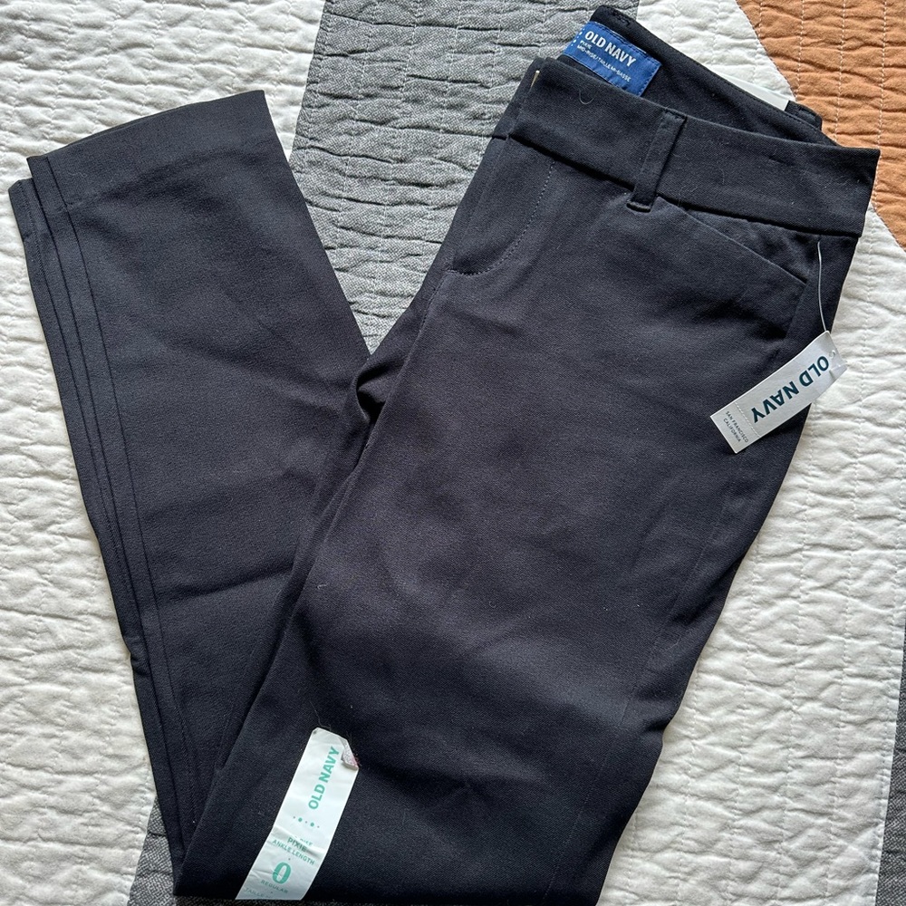 Old, navy, pixie mid rise, size 0 regular. Never worn new with tags.
